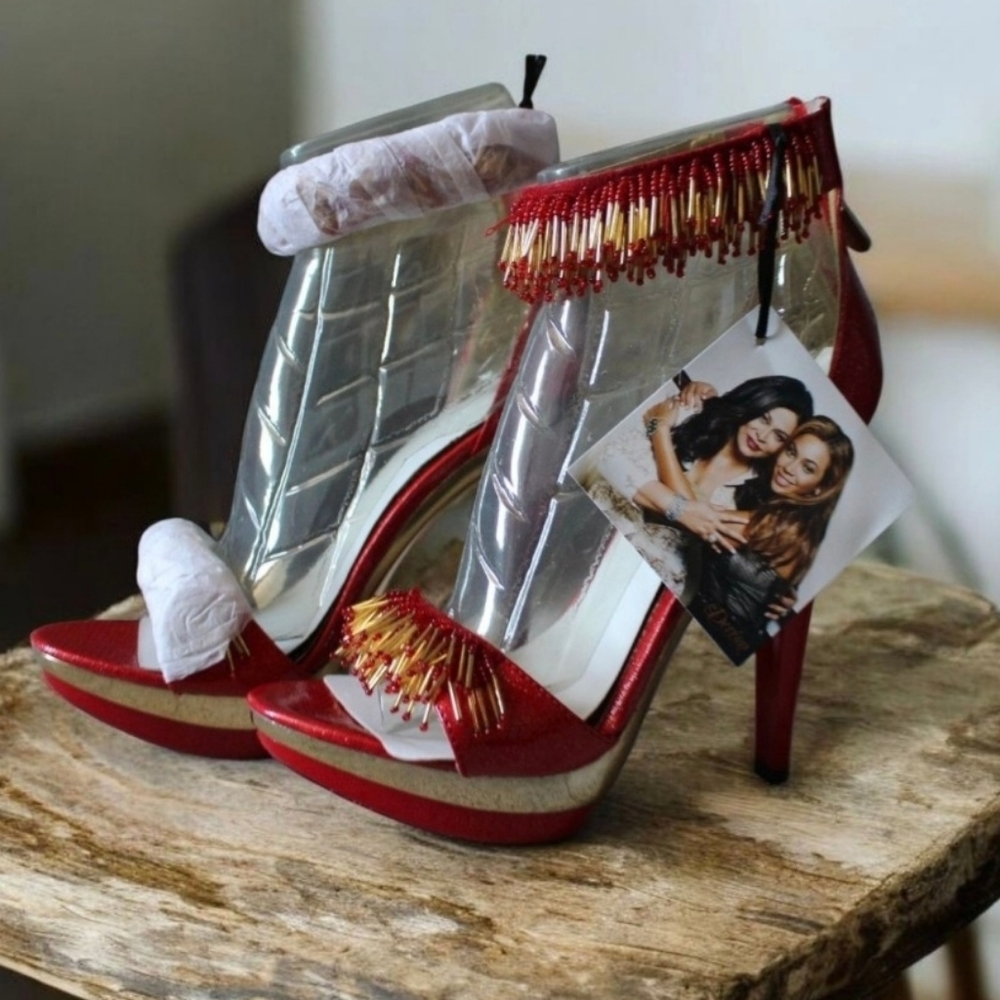 Deréon Dance Red Heels Beyoncé Size 7 1/2 NEW